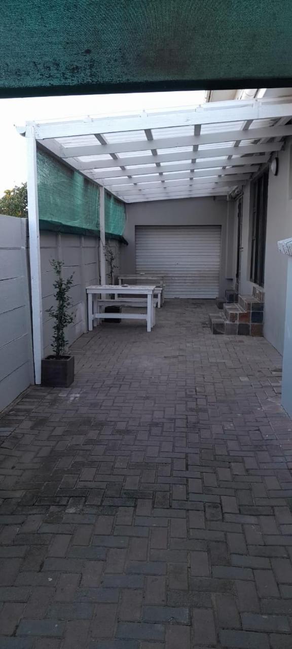 Kelzane Self-Catering Otel Gonubie Dış mekan fotoğraf
