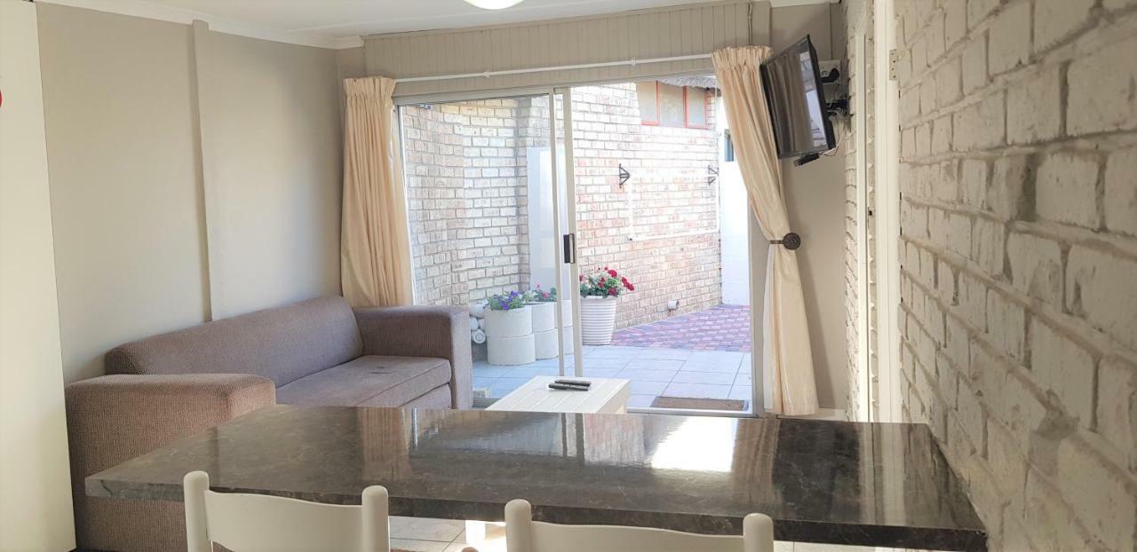 Kelzane Self-Catering Otel Gonubie Dış mekan fotoğraf