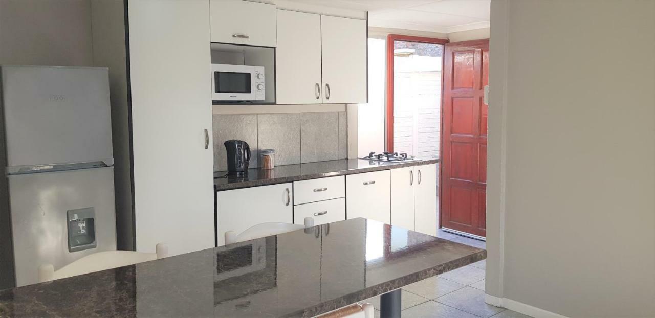Kelzane Self-Catering Otel Gonubie Dış mekan fotoğraf