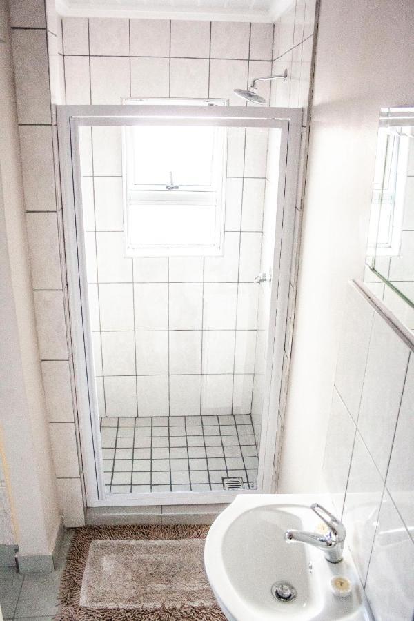 Kelzane Self-Catering Otel Gonubie Dış mekan fotoğraf